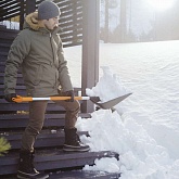 Лопата для уборки снега облегченная Fiskars фото от магазина Ps-Market
